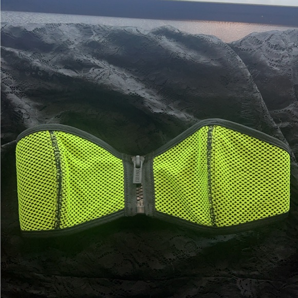 Triangl bikini top/ size x-small - Picture 2 of 3